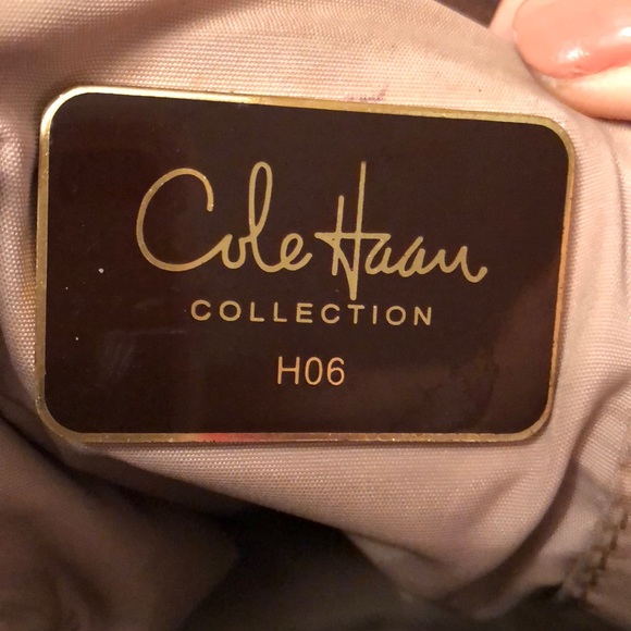 Cole Haan  HO6 collection leather purse - Picture 4 of 5